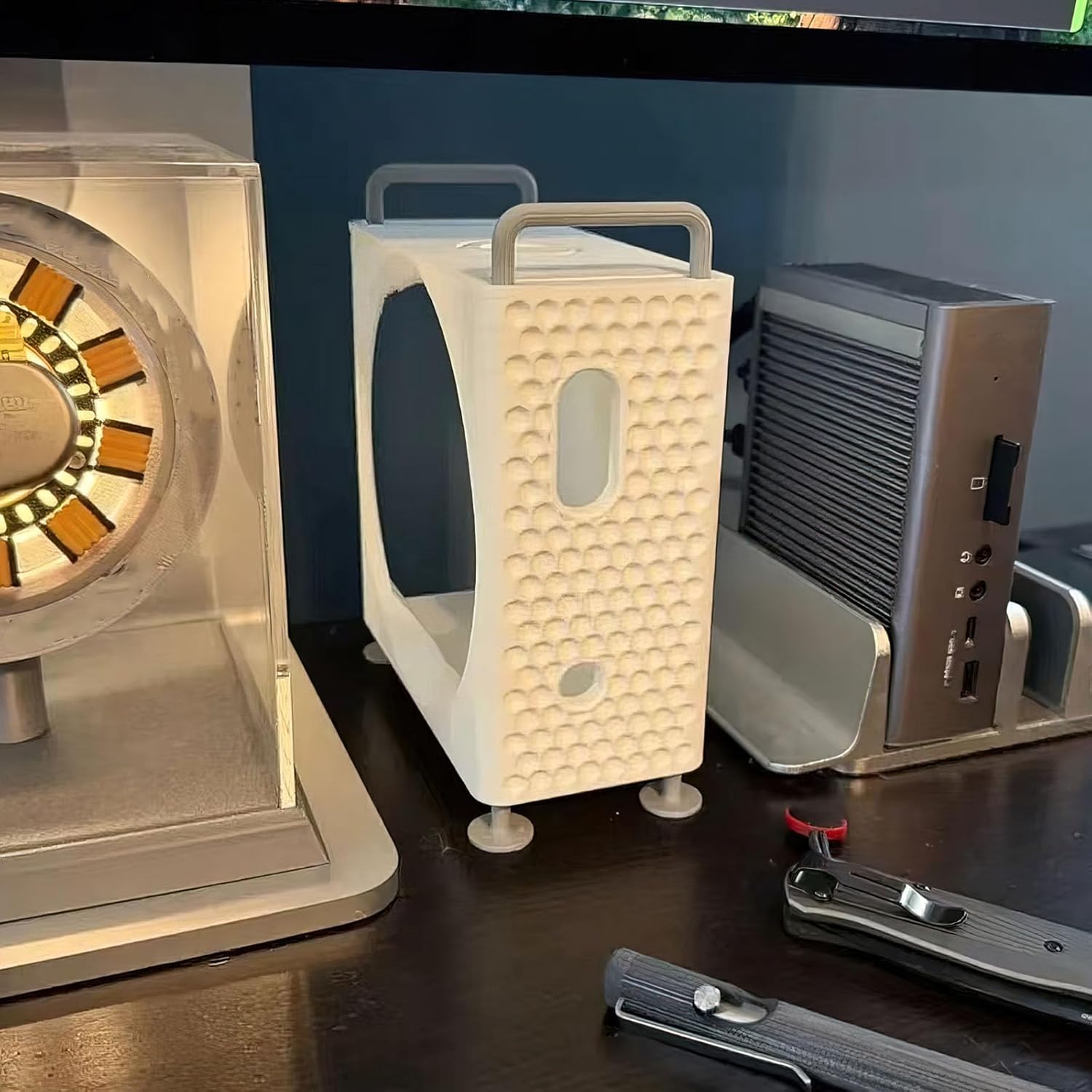 Vertical Stand Computer Case F - مراجعة Mac Laptop Accessories وسعره