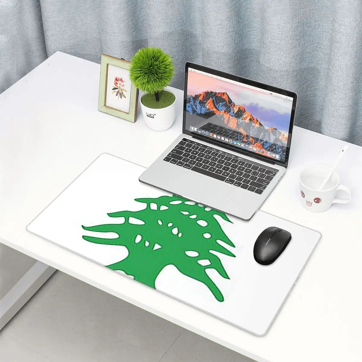 لوحة ماوس كبيرة بتصميم علم لبن - مراجعة Laptop Accessories Lebanon وسعره